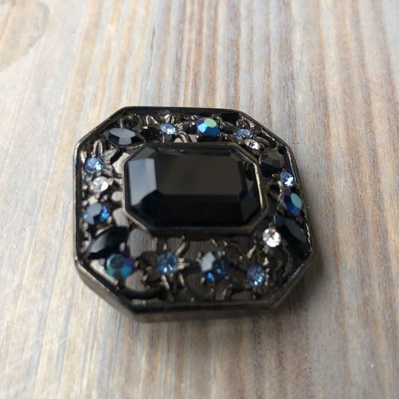 Givenchy Retired Filagree Black & Blue Large Crystal Floral Brooch! BNWOT - Picture 6 of 7